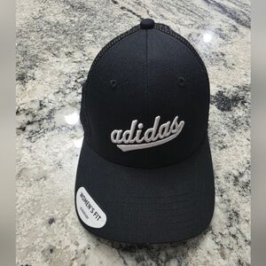 Adidas Women's Mesh Trucker Hat. NEW!